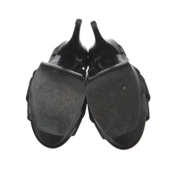 YVES SAINT LAURENT
Leather T-Strap Sandals
Size: 9 | IT 39 - Picture 5 of 7